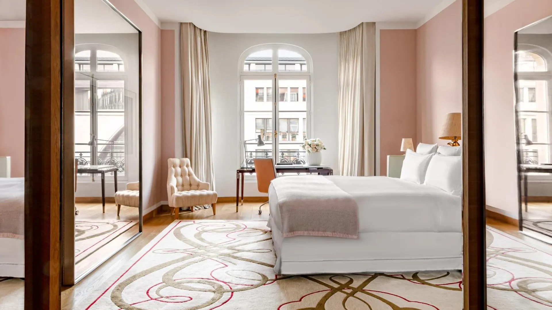 Hotel Le Royal Monceau Raffles 5*