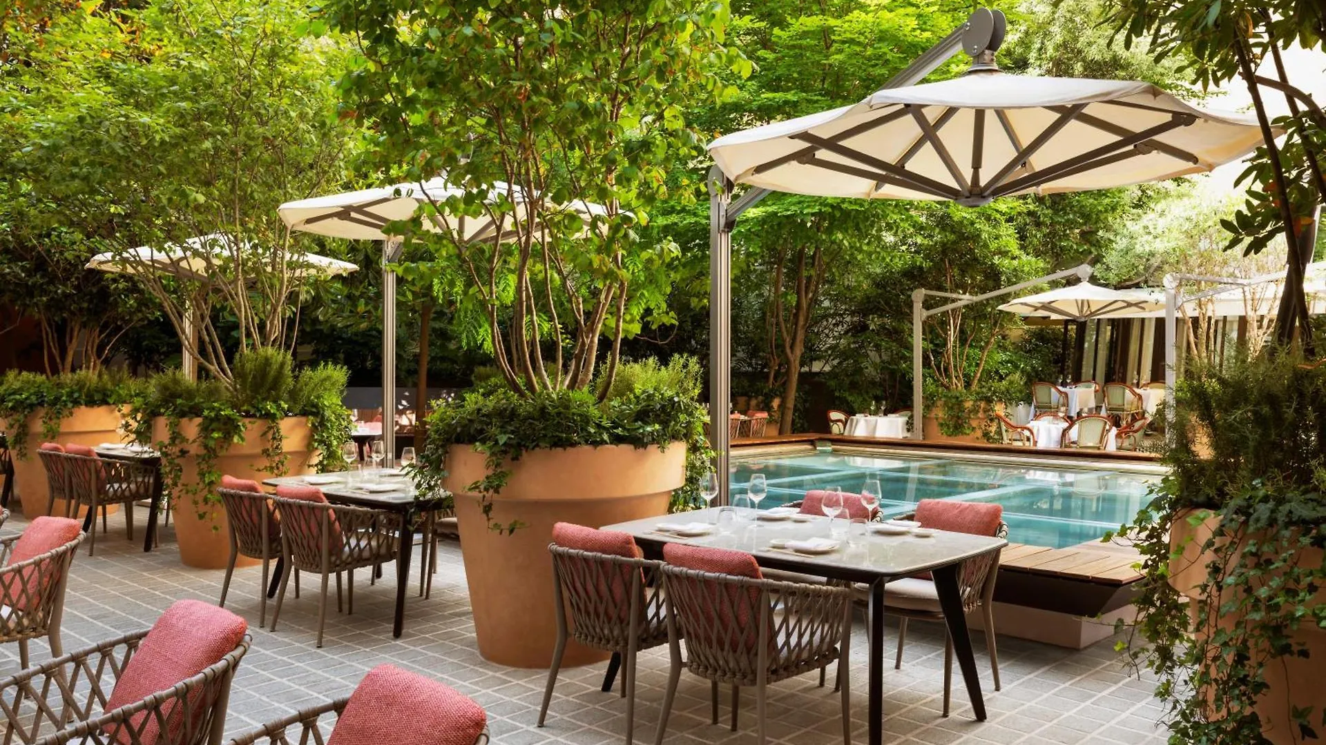 Le Royal Monceau Raffles Hotel